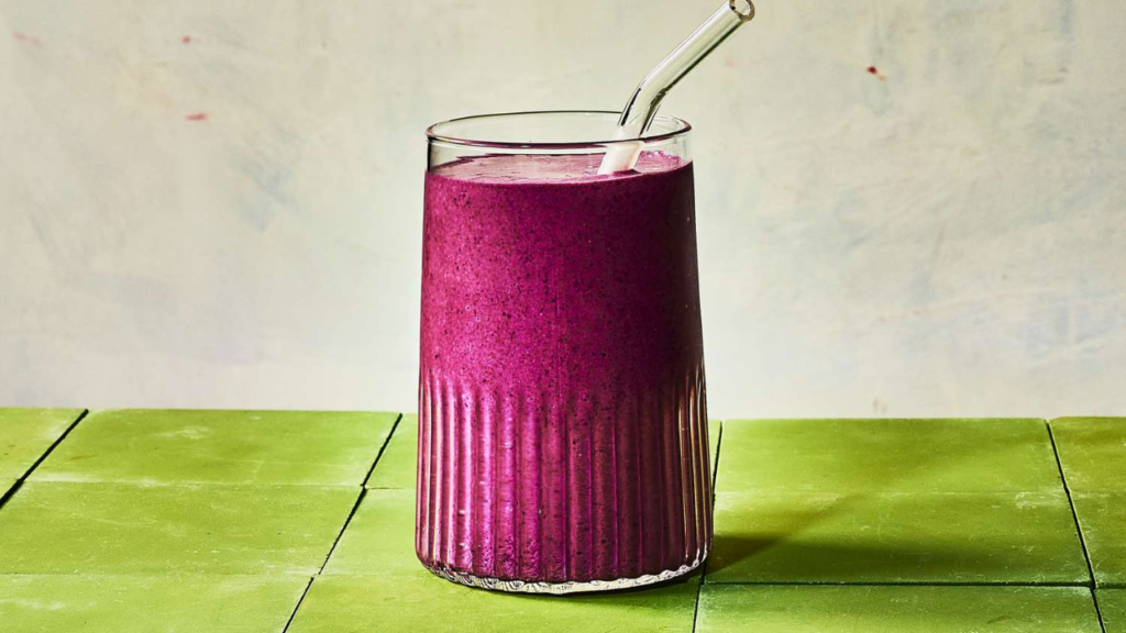 Berry Green Tea Smoothie: A Perfect Antioxidant Boost