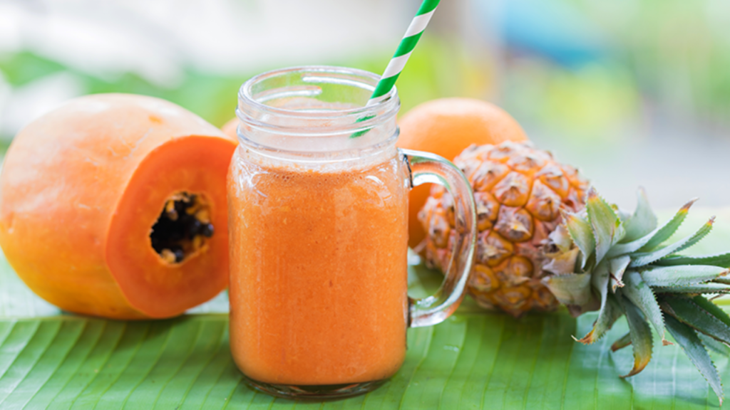 Papaya-Pineapple Smoothie: A Nutrient-Packed Tropical Treat!